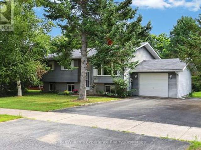 141 Meadow Heights Drive, Bracebridge. Monck Bracebridge, ON, P1L 1A3 house for sale | Listing ID X13598 | Royal LePage