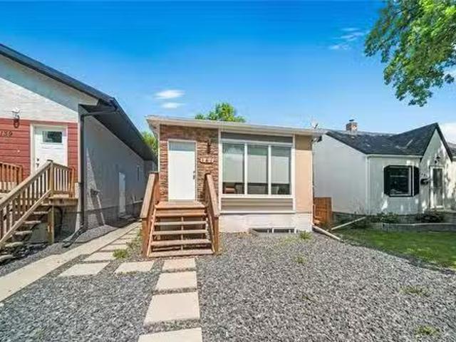 141 Pilgrim Avenue, Winnipeg, MB, R2M 0L6 house for sale Li.