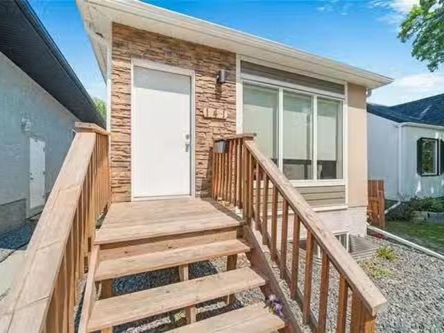 141 Pilgrim Avenue, Winnipeg, MB, R2M 0L6 house for sale Li.