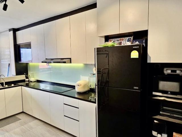 141 Tampines Street 12 HDB Apartment For Sale, $650,000, 3 Bed 2 Bath 1,151 sqft $565.00 psf