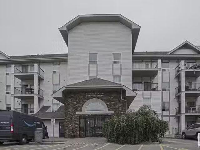 #1425 330 Clareview Station Dr Nw, Edmonton, AB, T5Y 0E6 con.