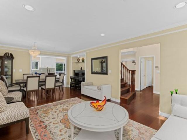 1426 Fulton Avenue, West Vancouver, BC, V7T 1P1 house for sale | Listing ID R3113 | Royal LePage