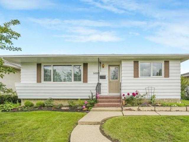 1420 Street, Edmonton, AB, T5C 0Y1 house for sale | Listing ID E4497 | Royal LePage
