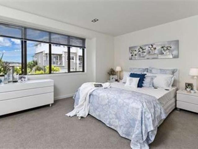 142/140 Gills Road, Albany, North Shore City