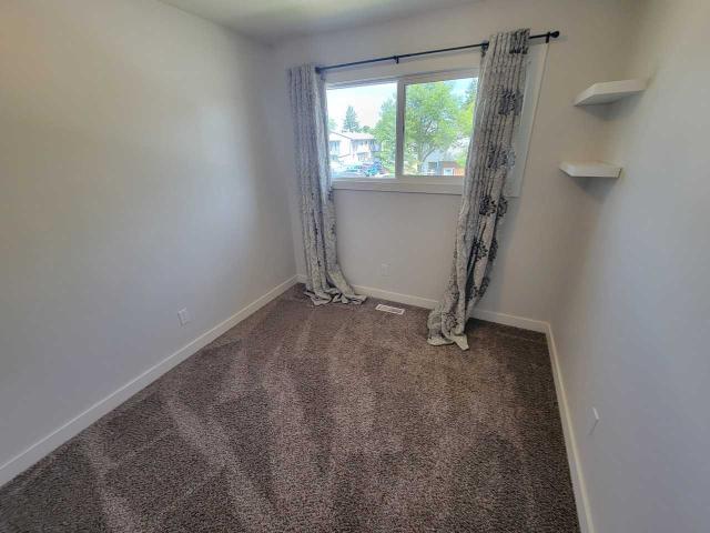 14214 32 Street NW 3 Bedroom Apartment for Rent at 14214 32 St Nw, Edmonton, AB T5Y 1P1 Hairsine