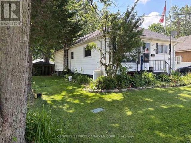 142 Frederic Street W, West Elgin West Lorne, ON, N0L 2P0 house for sale | Listing ID X13514 | Royal LePage
