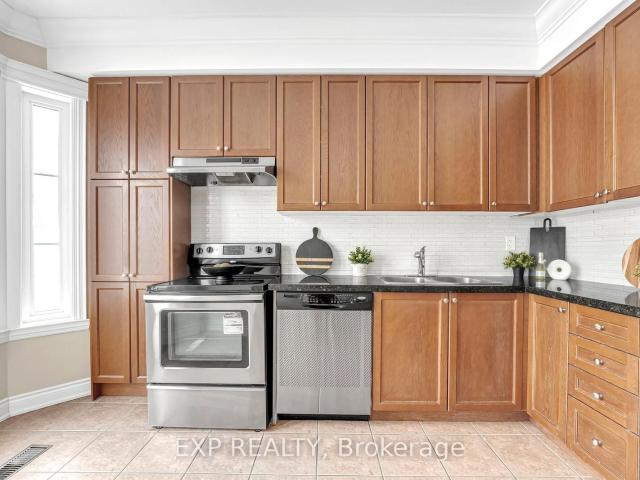 142 Hall Street, Richmond Hill | For Sale @ $888,000 | Condos. Ca