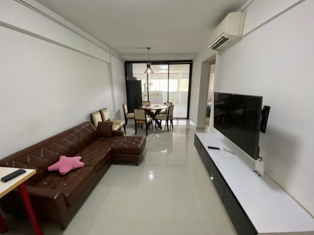 142 Jalan Bukit Merah HDB Apartment For Sale, $450,000, 2 Bed 2 Bath 721 sqft $624.00 psf