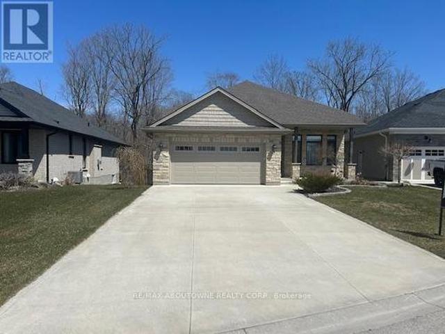 142 Old Field Lane, Central Elgin, ON, N5L 0A9 house for sale | Listing ID X12093 | Royal LePage