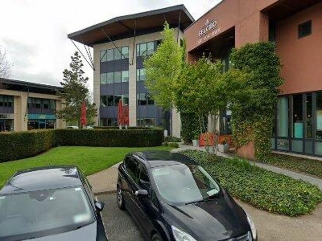 142 m2 office space for sale in Carney