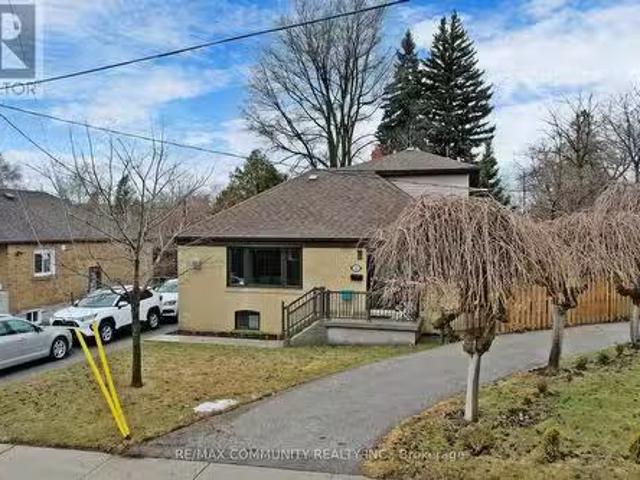 142 Meighen Avenue, Toronto, ON, M4B 2H9 house for sale Lis.