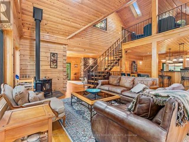 142 Paddy'S Lane, Westport, ON, K0G 1X0 Luxury House for sale | Listing ID X9055 | Royal LePage Carriage Trade Luxury Properties