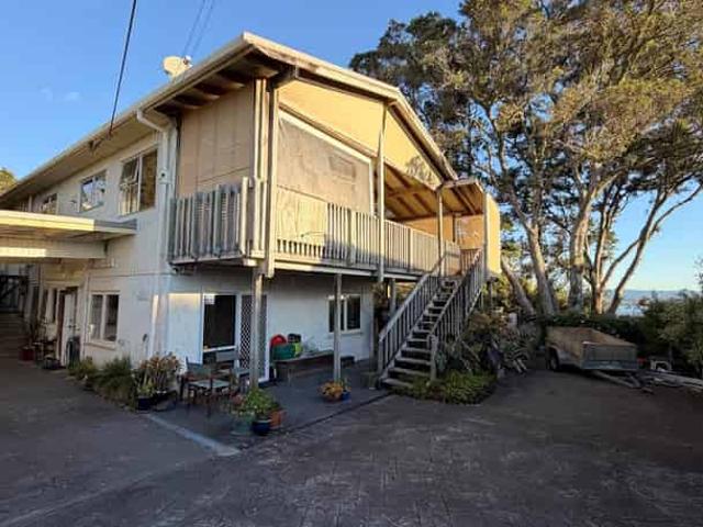142 Rangatira Road, Beach Haven, North Shore City