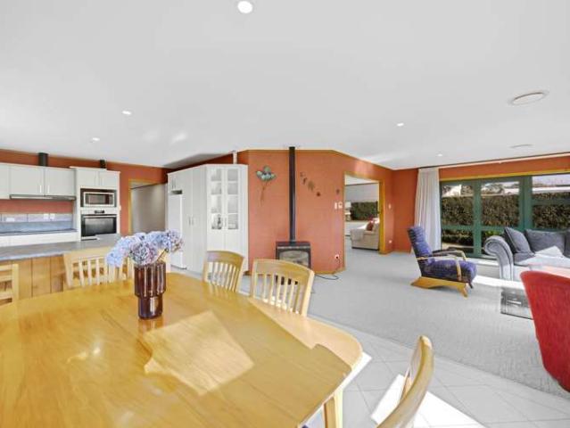 142A Pembroke Road, Stratford