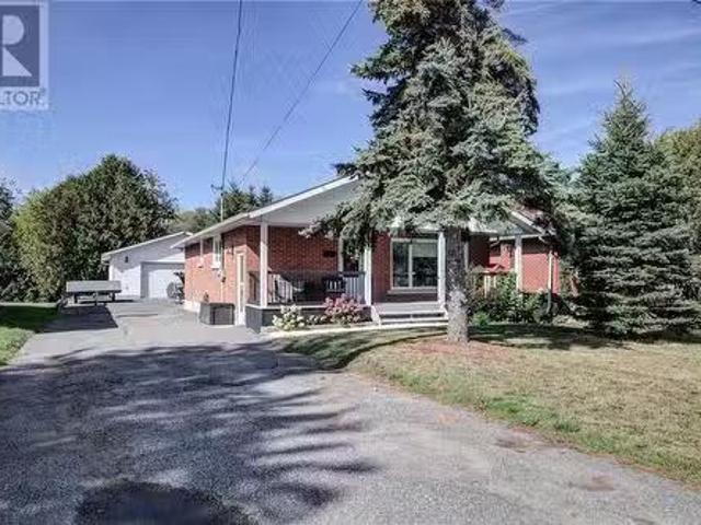 1439 Agincourt Ave, Greater Sudbury, ON, P3A 3J8 house for s.