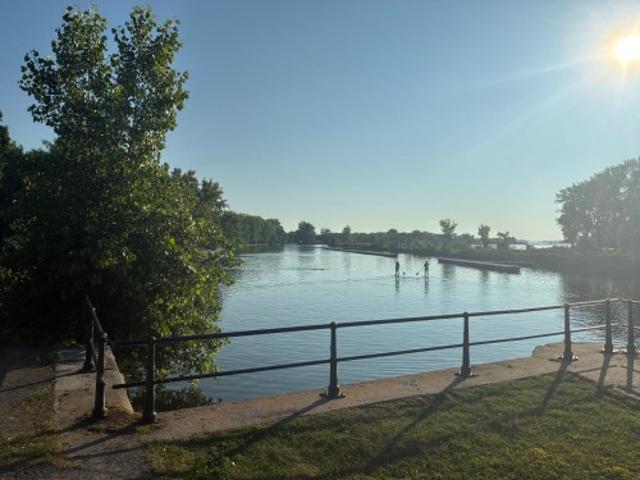 143 Ch. Du Canal, Montréal Lachine, QC, H8S 2P5 lease for lease | Listing ID 19436 | Royal LePage