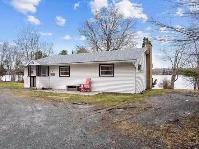 143 Piggott Lake Road, Lakelands, NS, B0N 1Z0 house for sale.