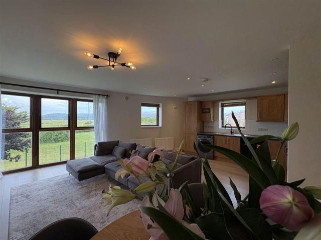 144 Ath Lethan, Dundalk, County Louth