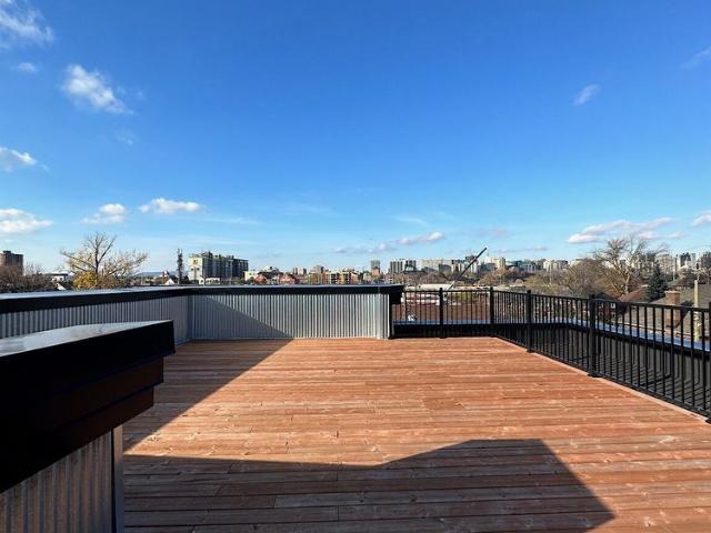 144 Renfrew Ave