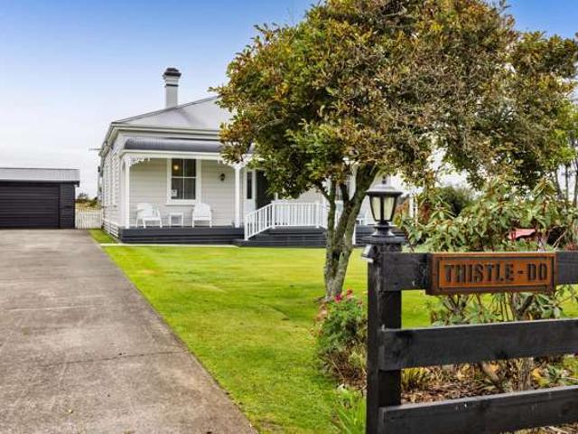 144 Victoria Road, Stratford