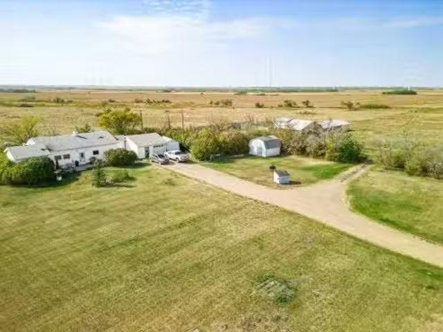 14503 Highway 12, Castor, AB, T0C 0X0 farm for sale Listing.