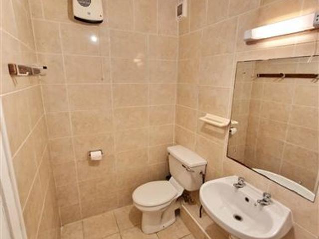 145,000 | Apt 5 Cedar House, Drumgeely Hill, Shannon, Co. Clare DNG O'Sullivan Hurley 5014 MyHome. Ie Residential