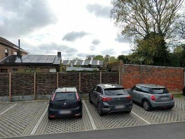 145 m2 apartment for rent in Laarne