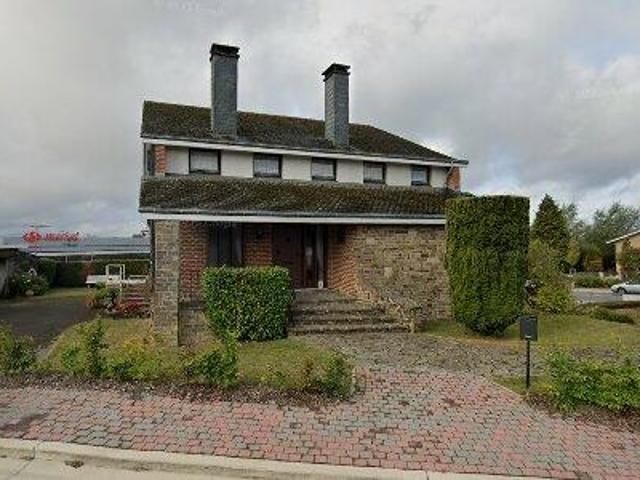145 m2 office space for rent in Libramont Chevigny