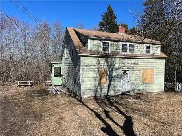 1467 1469 Lincoln Rd, Fredericton, NB, E3B 8J5 house for sal.