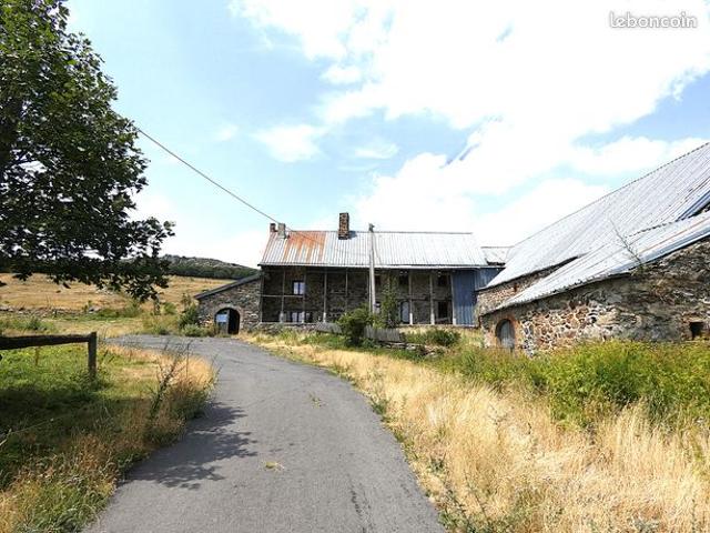 1460 m² Ancienne ferme avec vue sur le Mont Gerbier de Jonc et 23 hectares