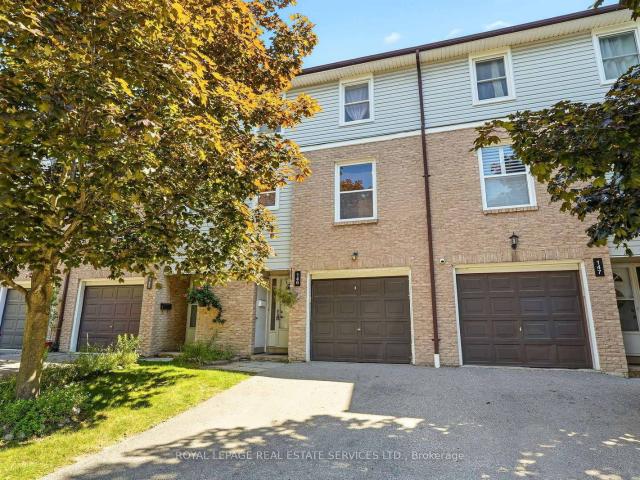 146 2 Bromsgrove Road, Mississauga | 3Beds/2Bath, Townhouse, $724,000 | Condos. Ca