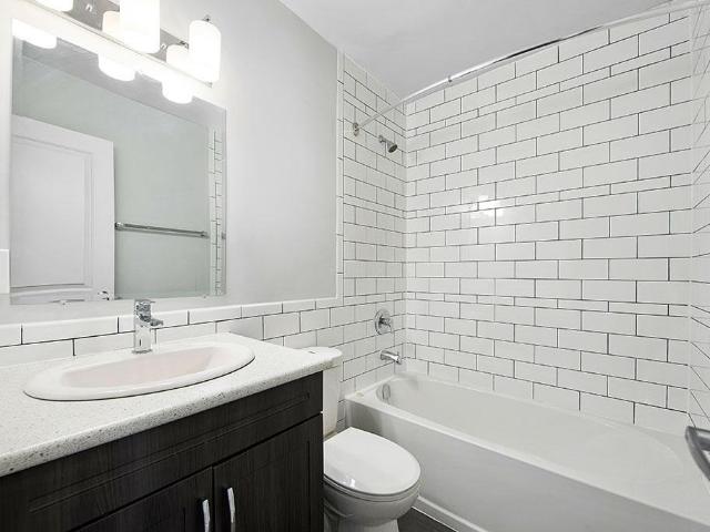 1475 Bloor Street 2 Bedroom Apartment for Rent at 1475 Bloor St, Mississauga, ON L4X 1R7 Applewood
