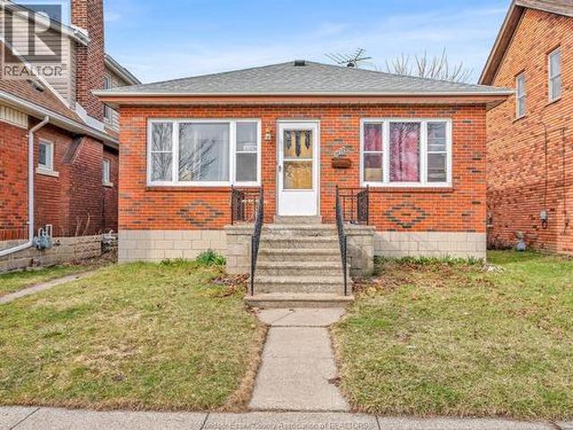 1477 Windermere Road, Windsor, ON, N8Y 3G1 house for sale | Listing ID 26014 | Royal LePage