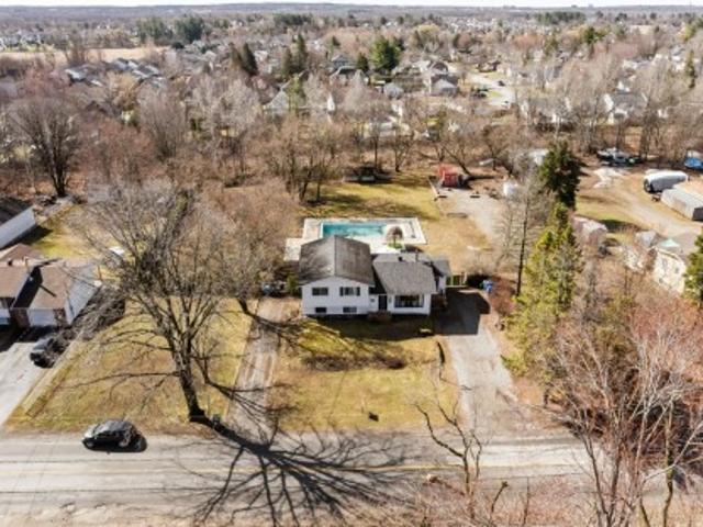 1478 Boul. St René E. Gatineau. QC, J8R 1C8 Luxury House for sale | Listing ID 13627 | Royal LePage Carriage Trade Luxury Properties