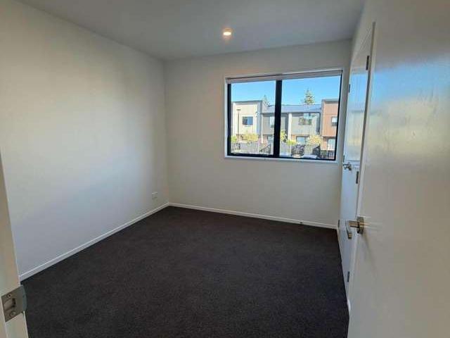 1/470 West Coast Road, Glen Eden, Waitakere City