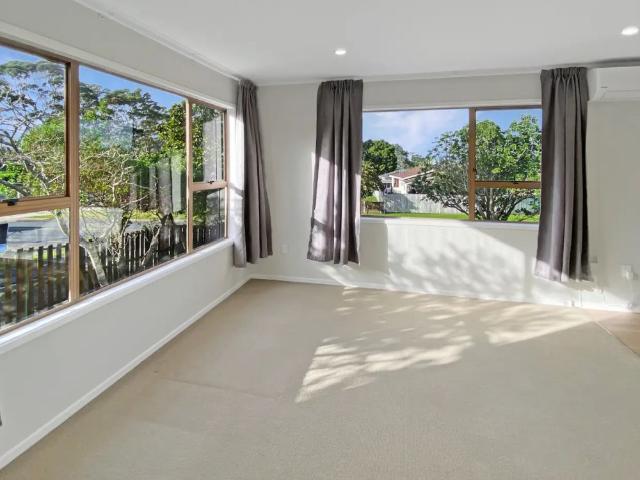 1/47 Zita Maria Drive, Massey, Waitakere City