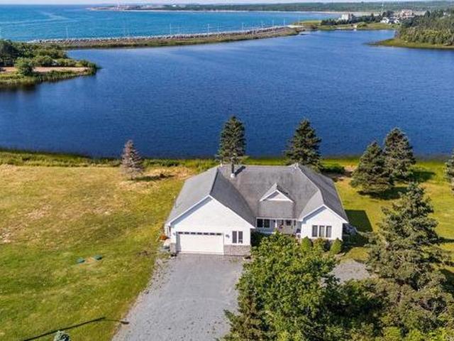 1480 Cow Bay Road, Cow Bay, NS, B3G 1L3 Luxury House for sale | Listing ID 202618 | Royal LePage Carriage Trade Luxury Properties