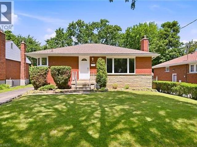1483 Augustine Drive, Burlington, ON, L7P 2N1 house for sale | Listing ID 40850 | Royal LePage