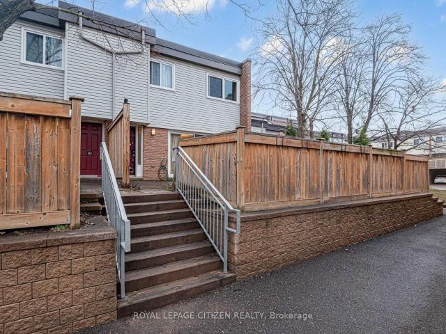 148 Milestone Crescent, Aurora | For Sale @ $480,000 | Condos. Ca
