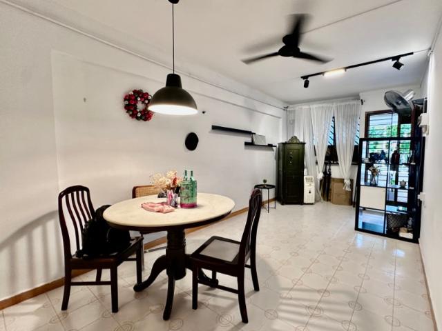 148 Silat Avenue HDB Apartment For Sale, $468,000, 2 Bed 2 Bath 721 sqft $649.00 psf