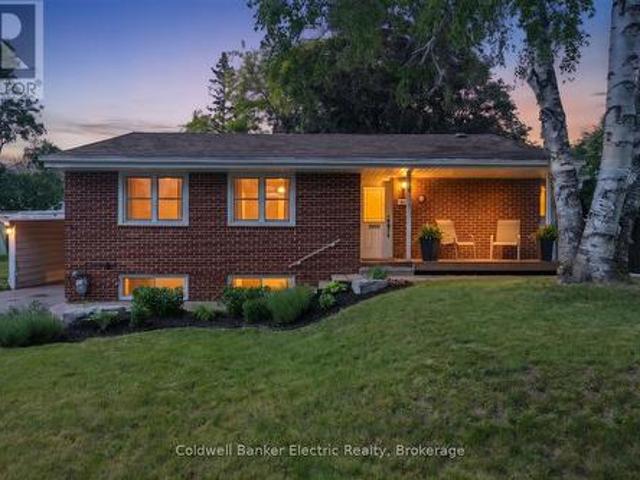 1497 Mayfair Avenue, Peterborough Monaghan Ward 2, ON, K9J 6T3 house for sale | Listing ID X13453 | Royal LePage