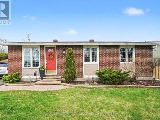 1497 Blackheath Street, Ottawa, ON, K1E 1K6 house for sale | Listing ID X13090 | Royal LePage