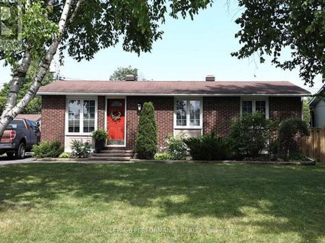 1497 Blackheath Street, Ottawa, ON, K1E 1K6 house for sale | Listing ID X13586 | Royal LePage