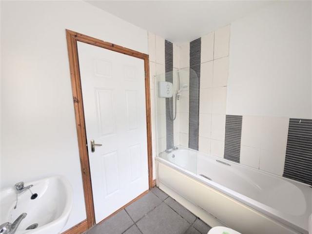 149,500 | 206b Coille Bheithe, Nenagh, Co. Tipperary DNG Michael Gilmartin 5000 MyHome. Ie Residential