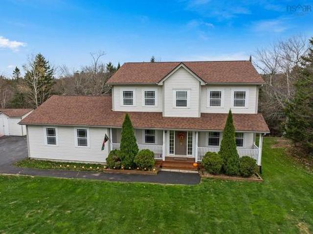 149 Canongate Drive, Hammonds Plains, NS, B4B 1V5 house for sale | Listing ID 202425 | Royal LePage