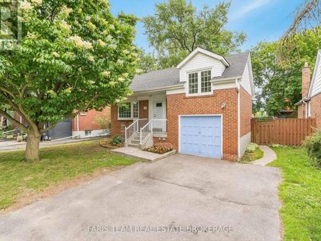 149 John Street, Toronto, ON, M9N 1J9 house for sale | Listing ID W13482 | Royal LePage