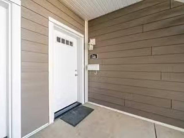 149 Southlands Pointe Se, Medicine Hat, AB, T1B 0M5 townhous.