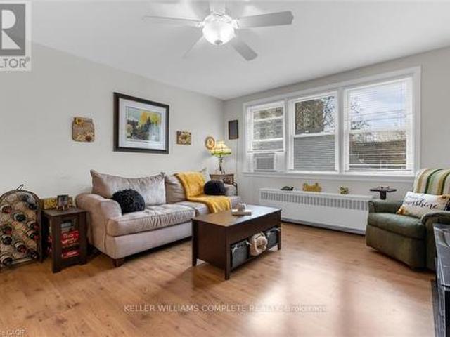 14 4 Robinson Street, Hamilton, ON, L8P 1Y5 condo for sale | Listing ID X13556 | Royal LePage