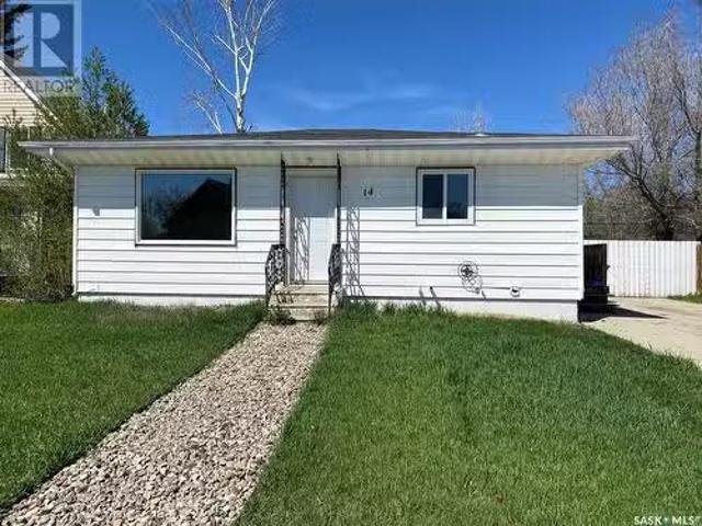 14 6Th St. Crescent, Kindersley, SK, S0L 1S0 house for sale.