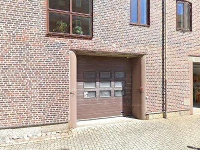 14 100 m2 lager, produktion uthyres i Lundby